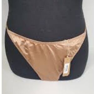 Skims satin T-string-3x desert clay